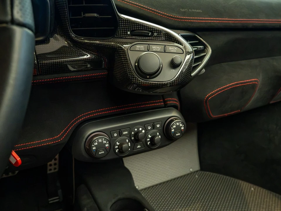 2016 Ferrari 458 Speciale Aperta - Image 14 of 31