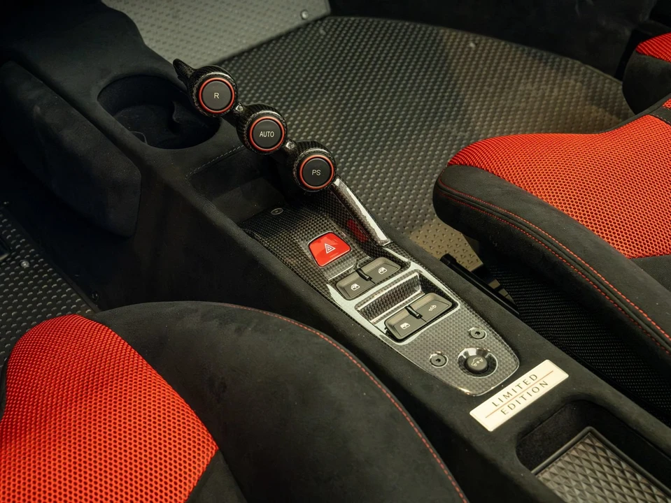 2016 Ferrari 458 Speciale Aperta - Image 15 of 31