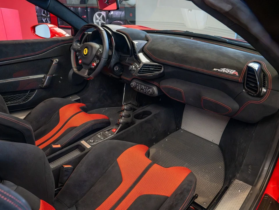 2016 Ferrari 458 Speciale Aperta - Image 17 of 31
