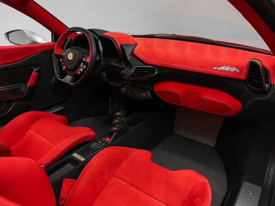 2016 Ferrari 458 Speciale Aperta - Image 27 of 31