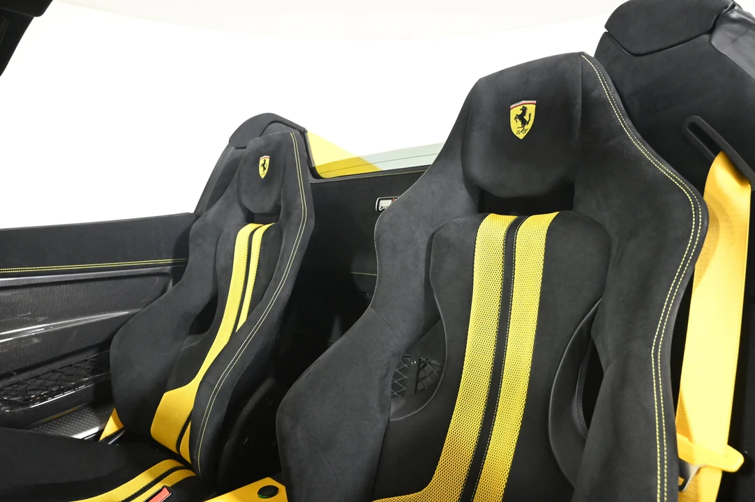 2016 Ferrari 458 Speciale Aperta - Image 18 of 31
