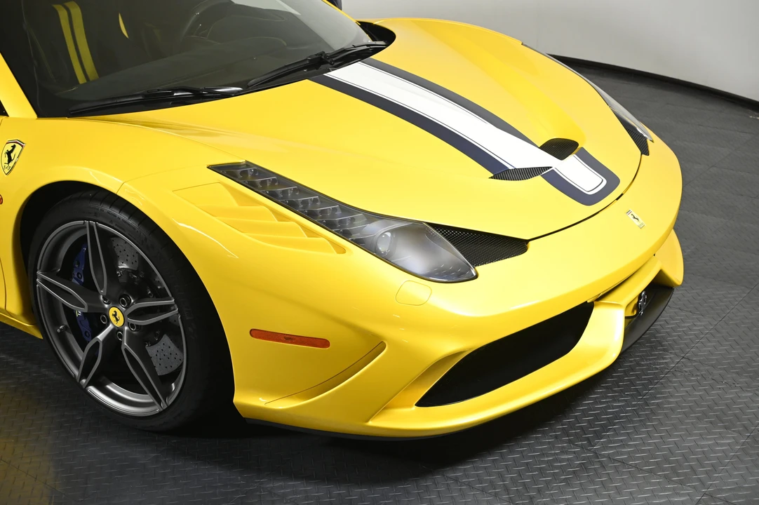 2016 Ferrari 458 Speciale Aperta - Image 30 of 31