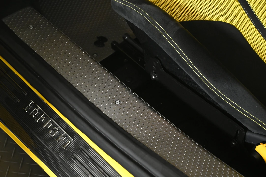 2016 Ferrari 458 Speciale Aperta - Image 24 of 31