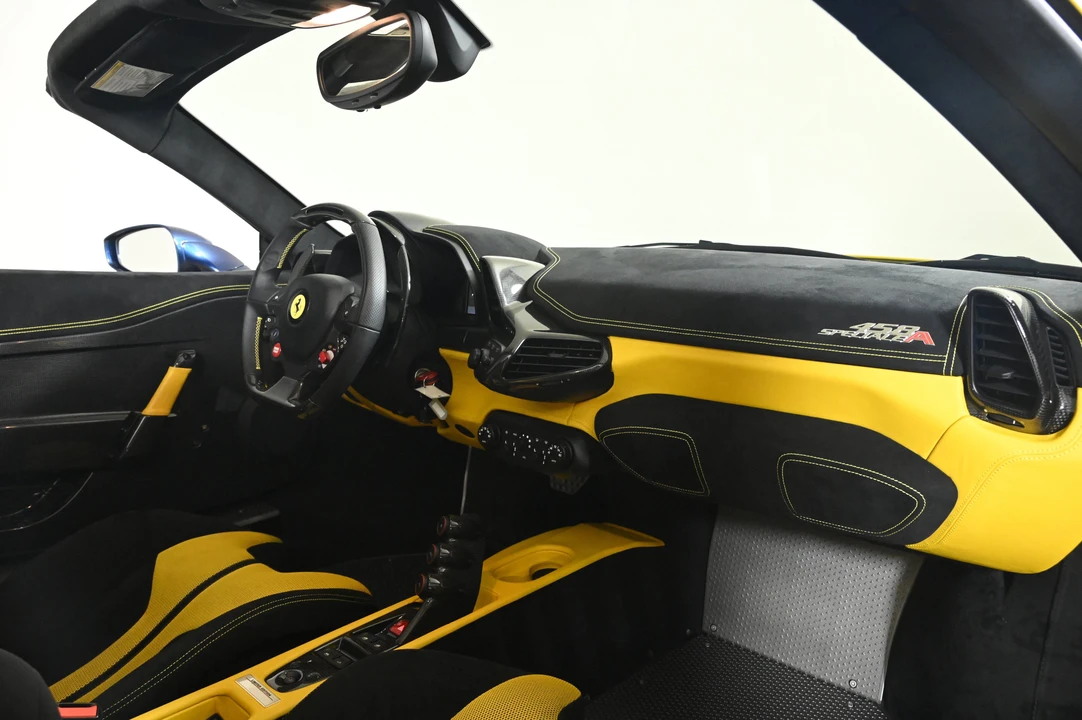 2016 Ferrari 458 Speciale Aperta - Image 17 of 31