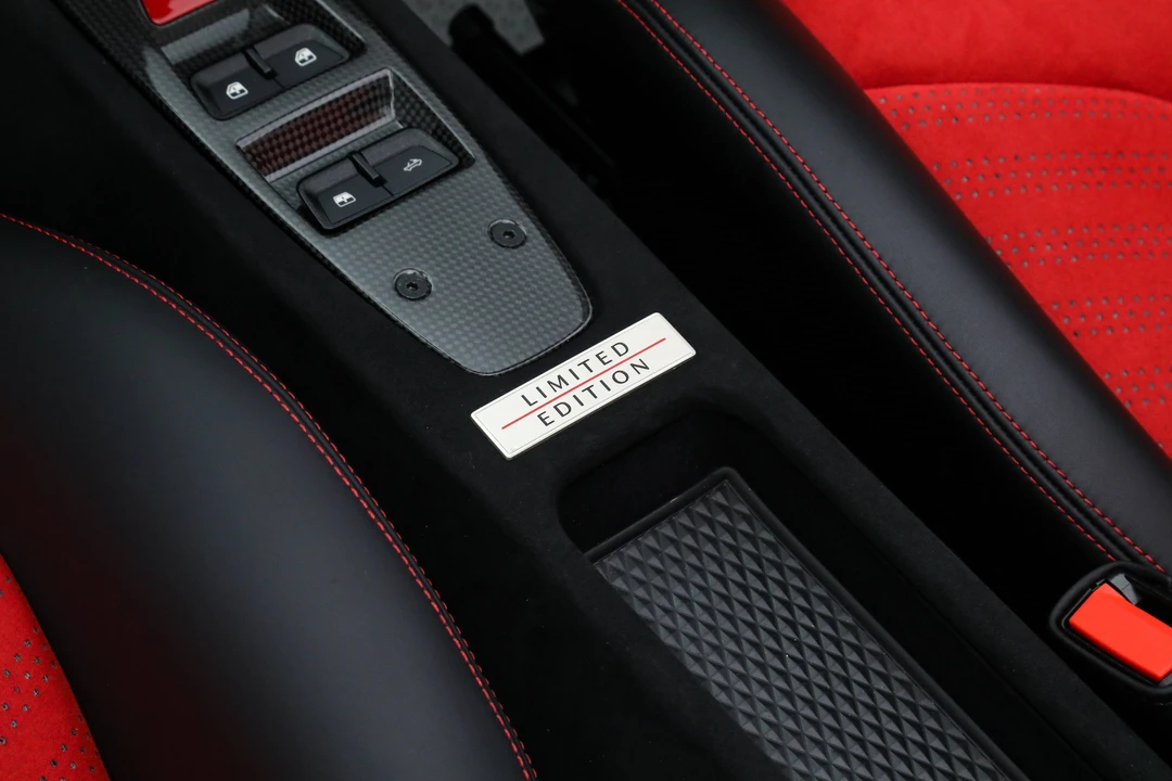 2016 Ferrari 458 Speciale Aperta - Image 30 of 31