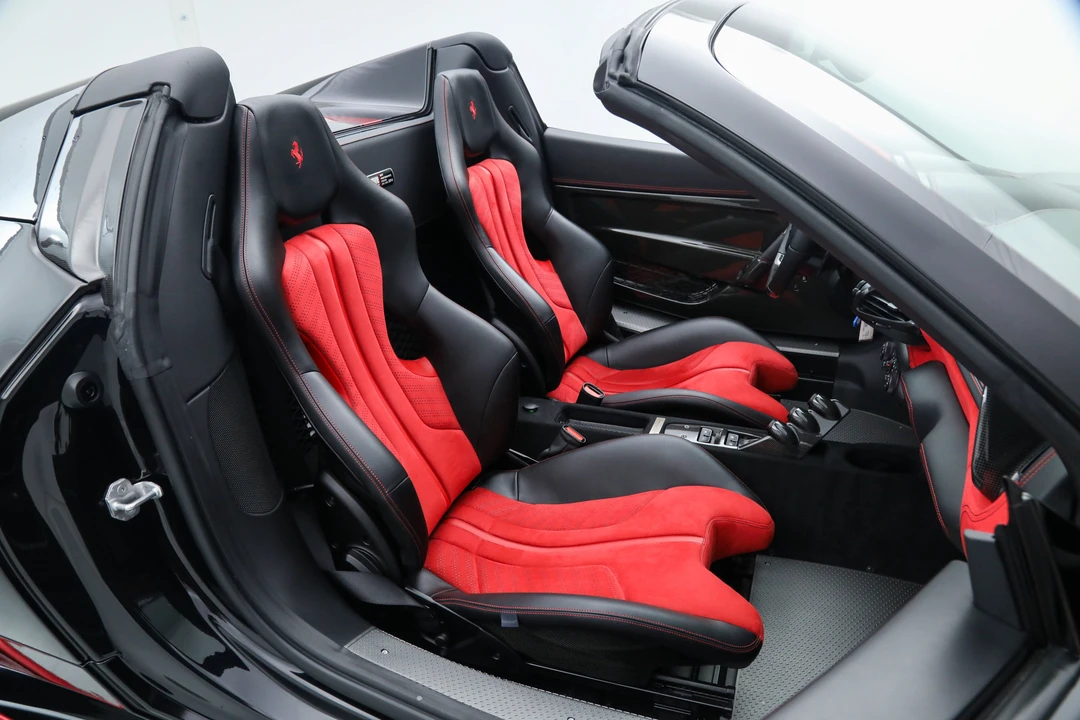 2016 Ferrari 458 Speciale Aperta - Image 27 of 31