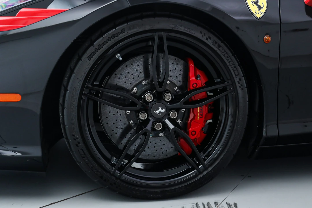 2016 Ferrari 458 Speciale Aperta - Image 19 of 31
