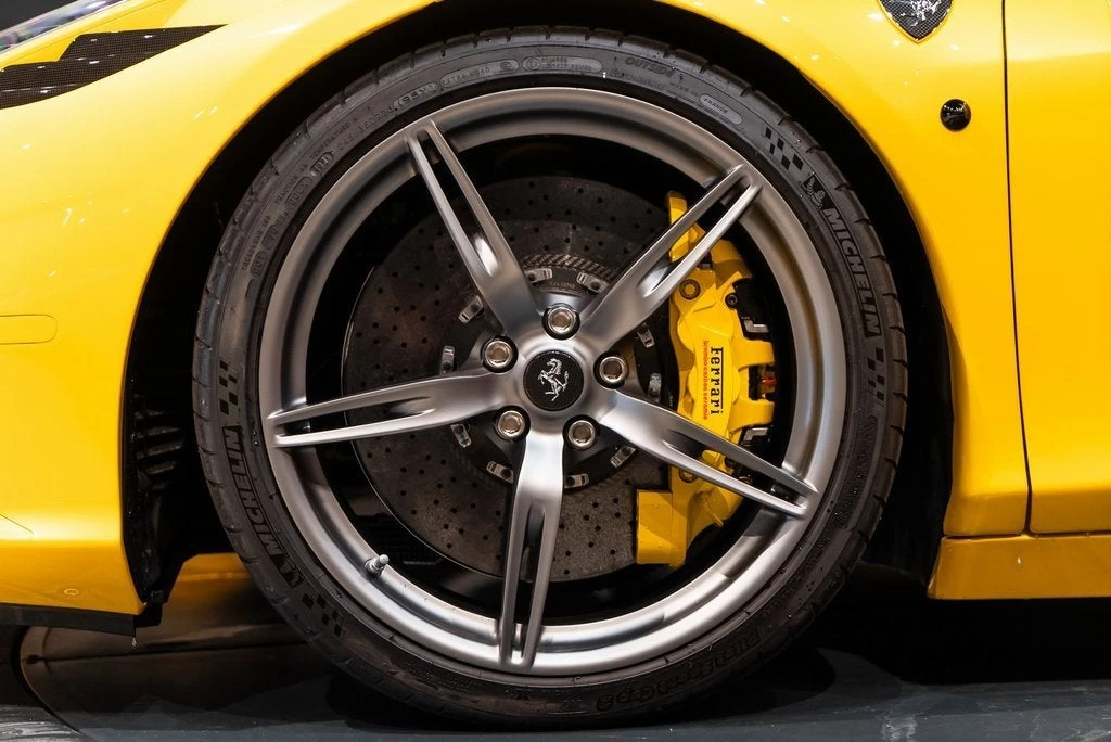2016 Ferrari 458 Speciale Aperta - Image 13 of 31