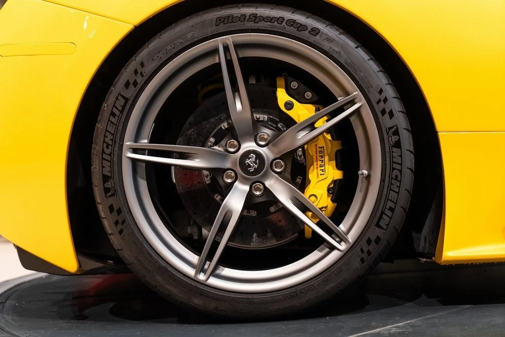 2016 Ferrari 458 Speciale Aperta - Image 15 of 31