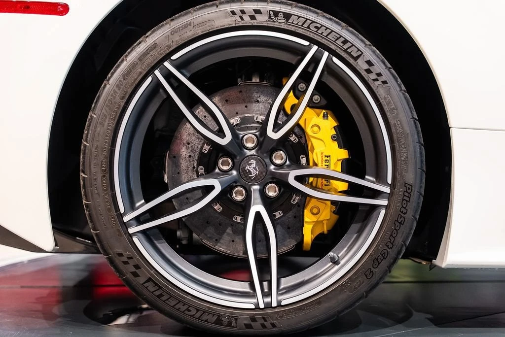 2016 Ferrari 458 Speciale Aperta - Image 16 of 31