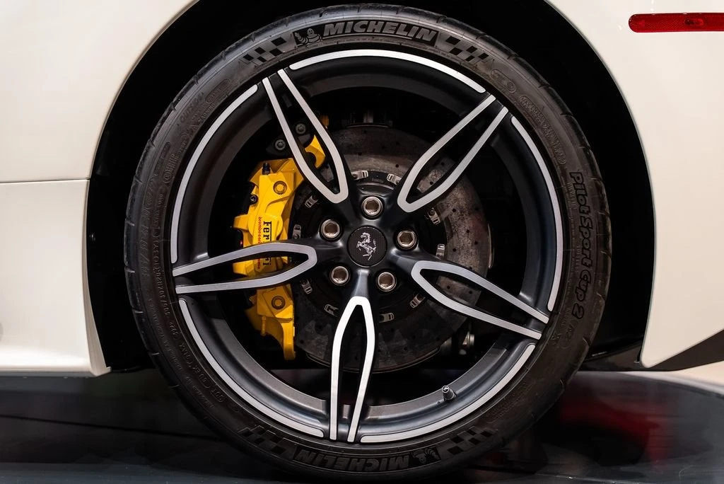 2016 Ferrari 458 Speciale Aperta - Image 14 of 31