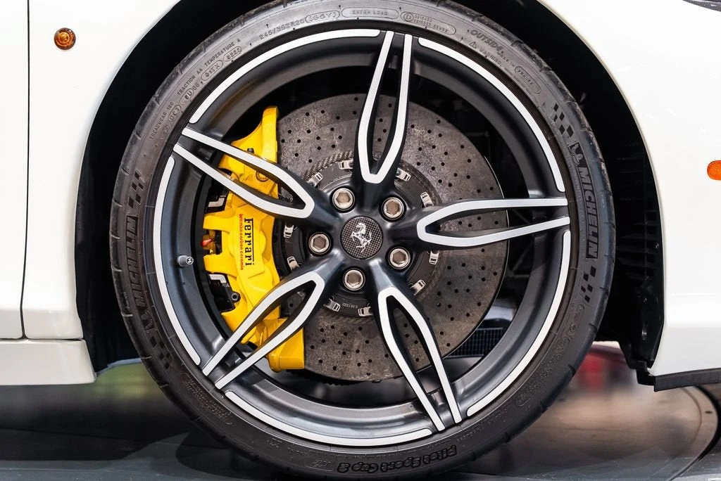 2016 Ferrari 458 Speciale Aperta - Image 15 of 31