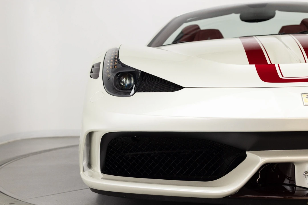 2016 Ferrari 458 Speciale Aperta - Image 30 of 31