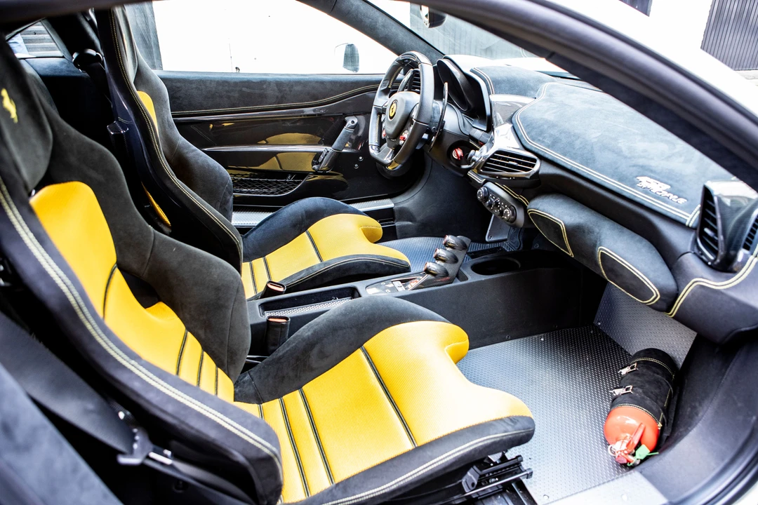 2016 Ferrari 458 Speciale - Image 19 of 31