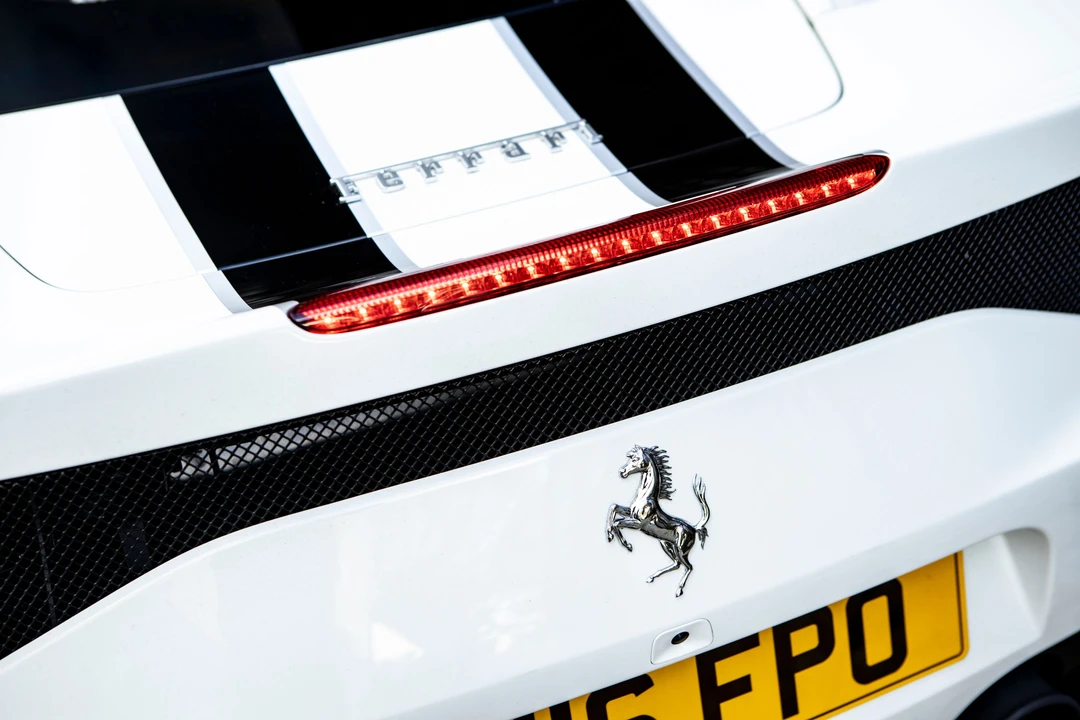 2016 Ferrari 458 Speciale - Image 8 of 31