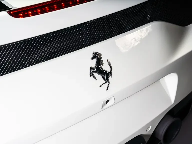2016 Ferrari 458 Speciale - Image 29 of 31