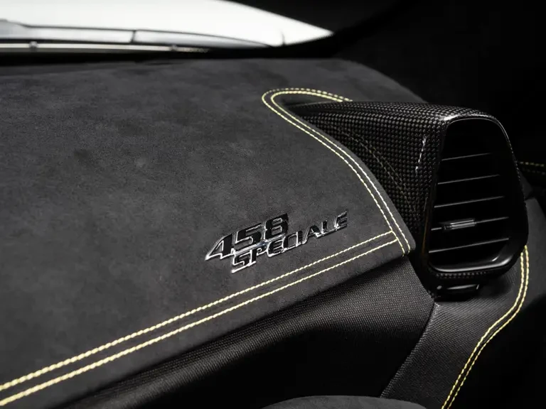 2016 Ferrari 458 Speciale - Image 17 of 31