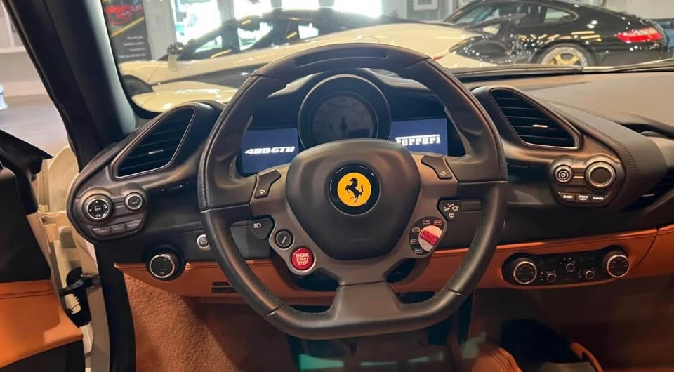 2016 Ferrari 488 GTB - Image 10 of 15