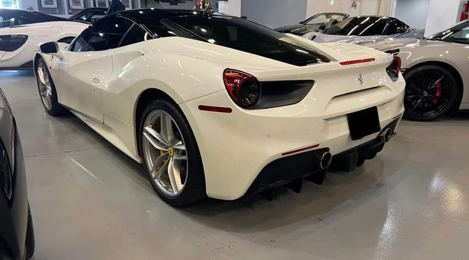 2016 Ferrari 488 GTB - Image 5 of 16