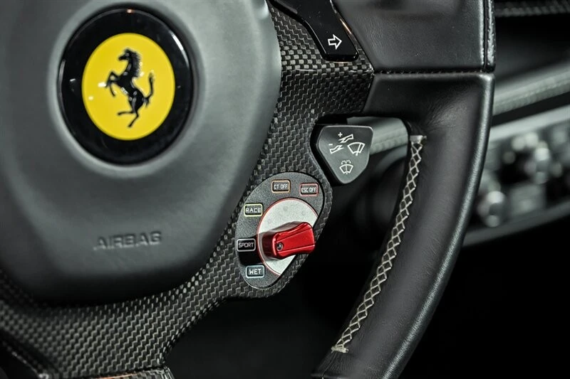 2016 Ferrari 488 GTB - Image 19 of 25