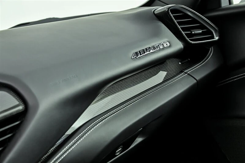 2016 Ferrari 488 GTB - Image 24 of 25
