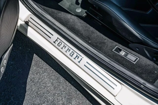2016 Ferrari 488 GTB - Image 15 of 18