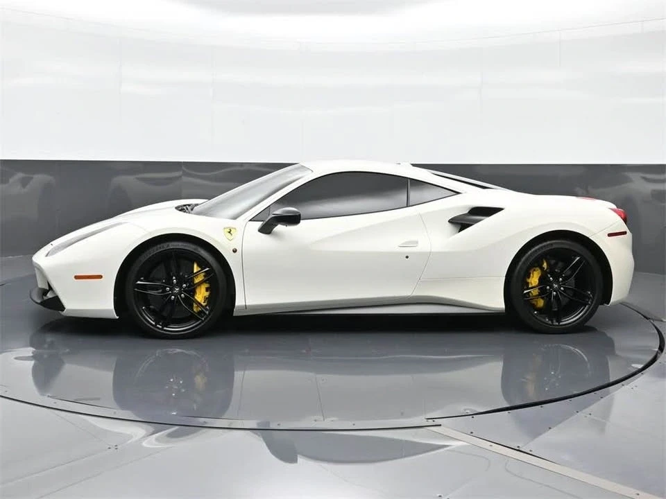 2016 Ferrari 488 GTB - Image 4 of 4