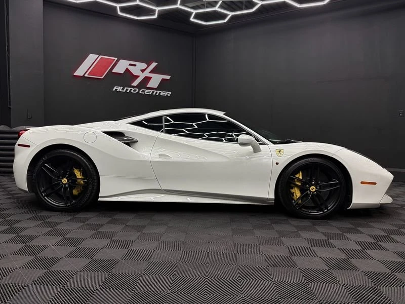 2016 Ferrari 488 GTB - Image 10 of 18