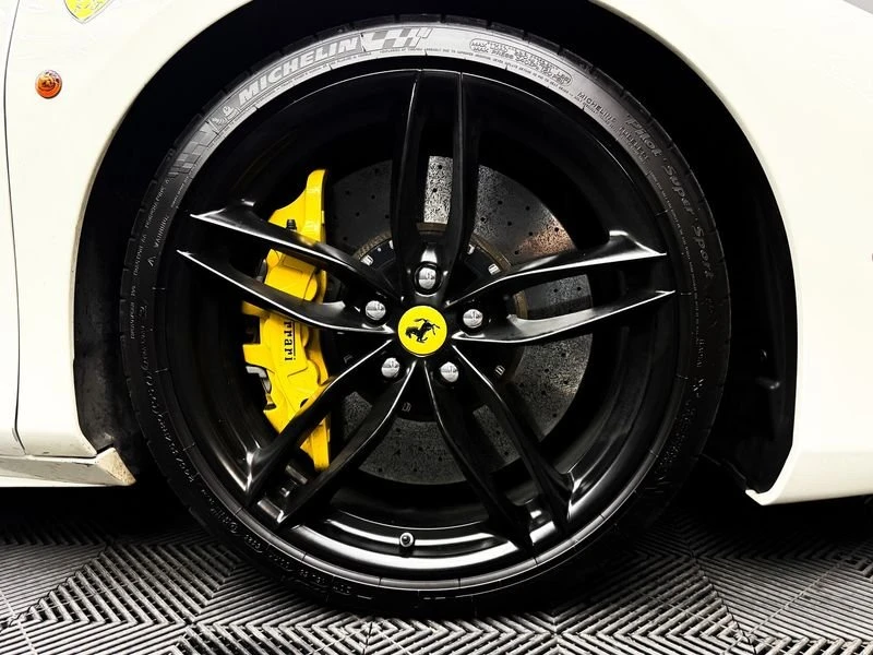 2016 Ferrari 488 GTB - Image 17 of 18
