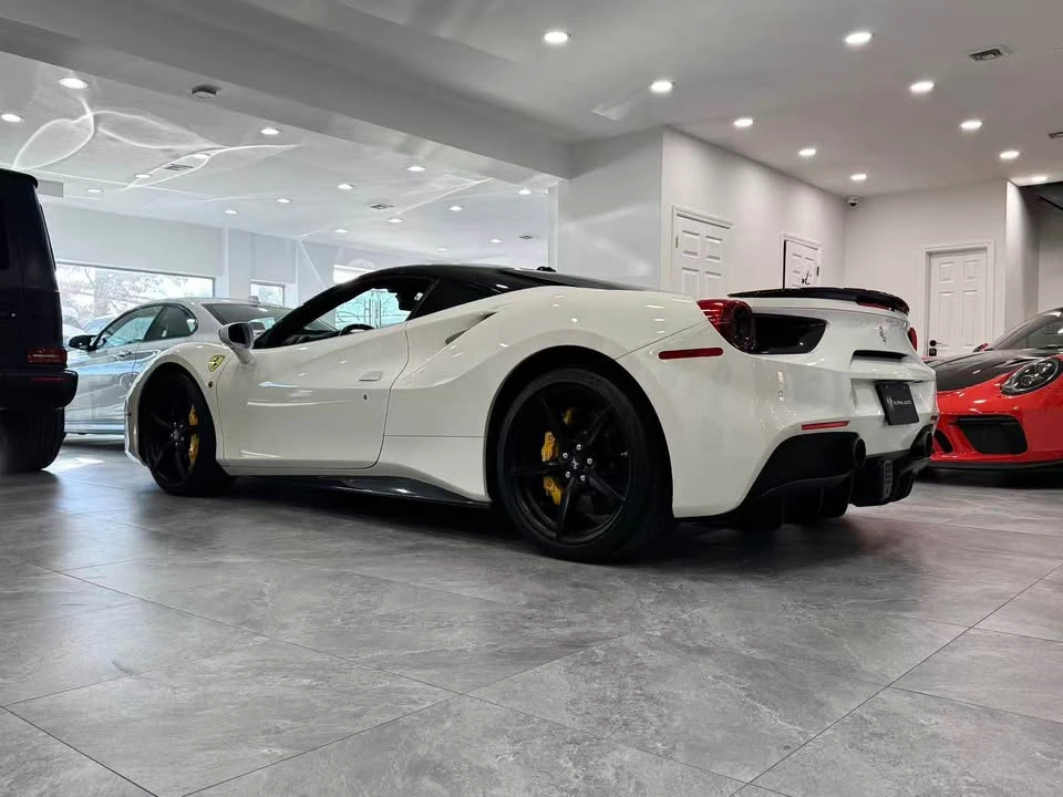 2016 Ferrari 488 GTB - Image 17 of 20