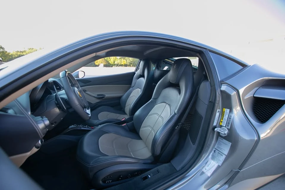 2016 Ferrari 488 GTB - Image 12 of 20