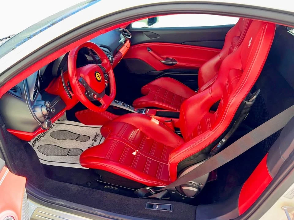2016 Ferrari 488 GTB - Image 10 of 19