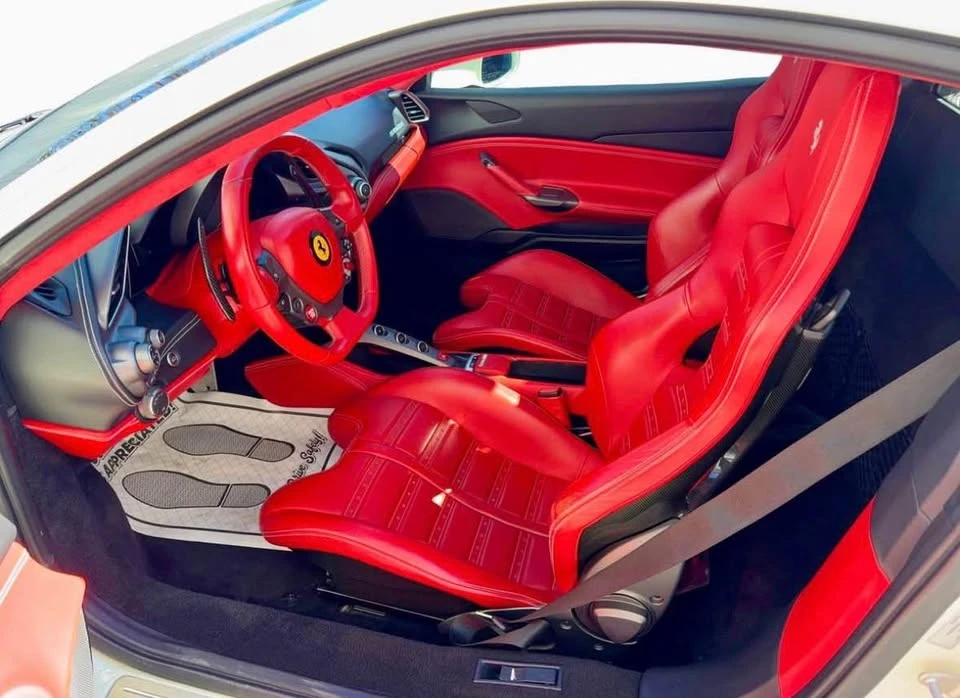 2016 Ferrari 488 GTB - Image 11 of 20