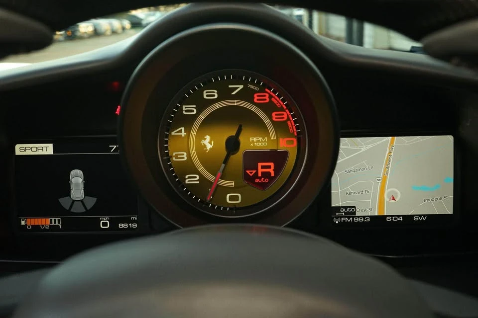 2016 Ferrari 488 GTB - Image 9 of 15