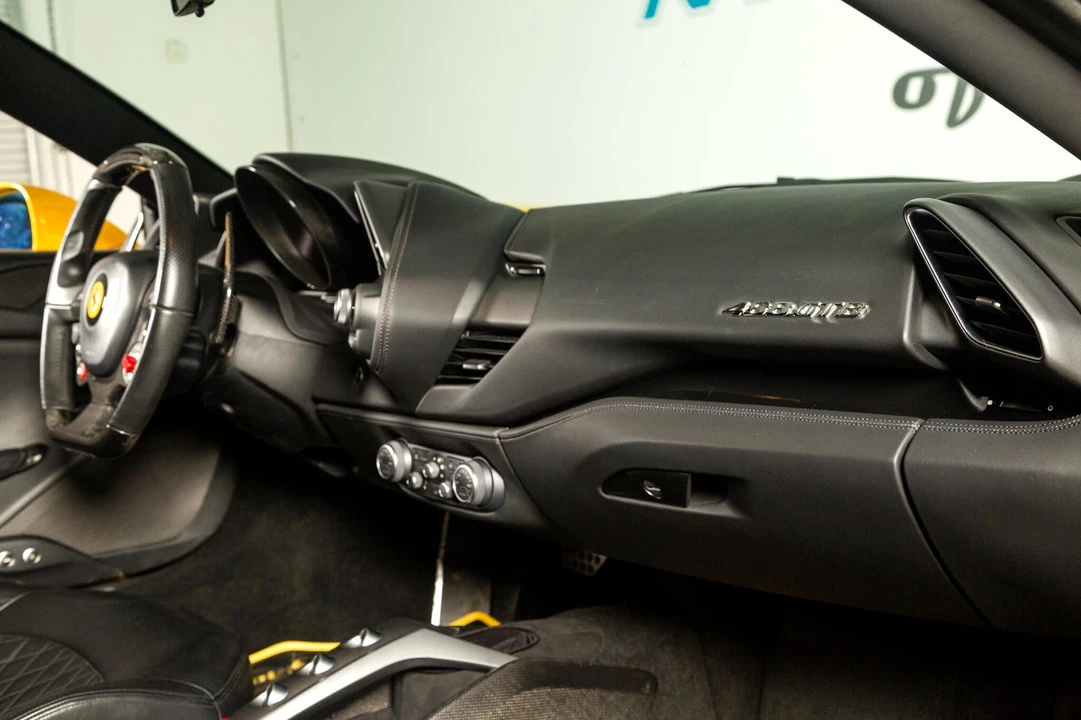 2016 Ferrari 488 GTB - Image 16 of 31