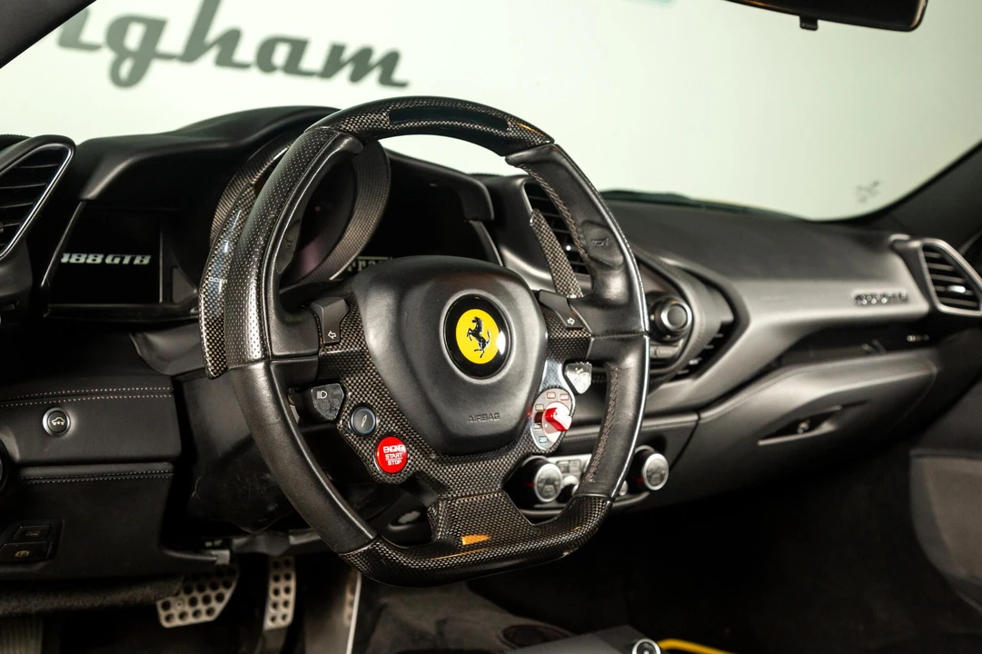 2016 Ferrari 488 GTB - Image 2 of 31