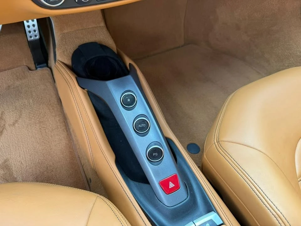 2016 Ferrari 488 GTB - Image 10 of 12