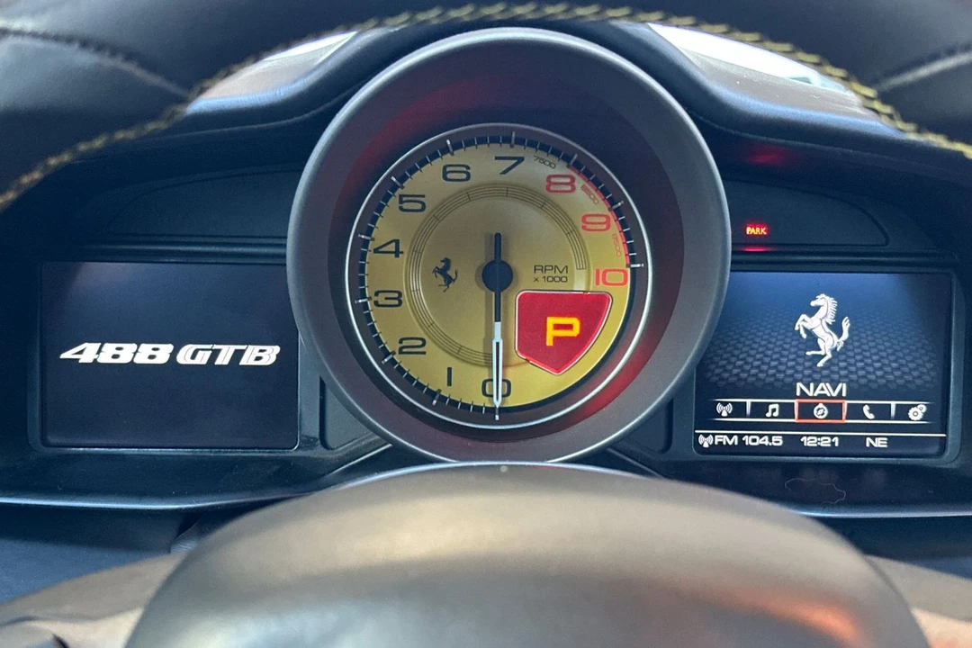 2016 Ferrari 488 GTB - Image 29 of 31