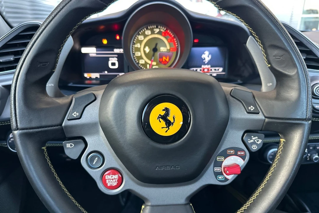 2016 Ferrari 488 GTB - Image 26 of 31