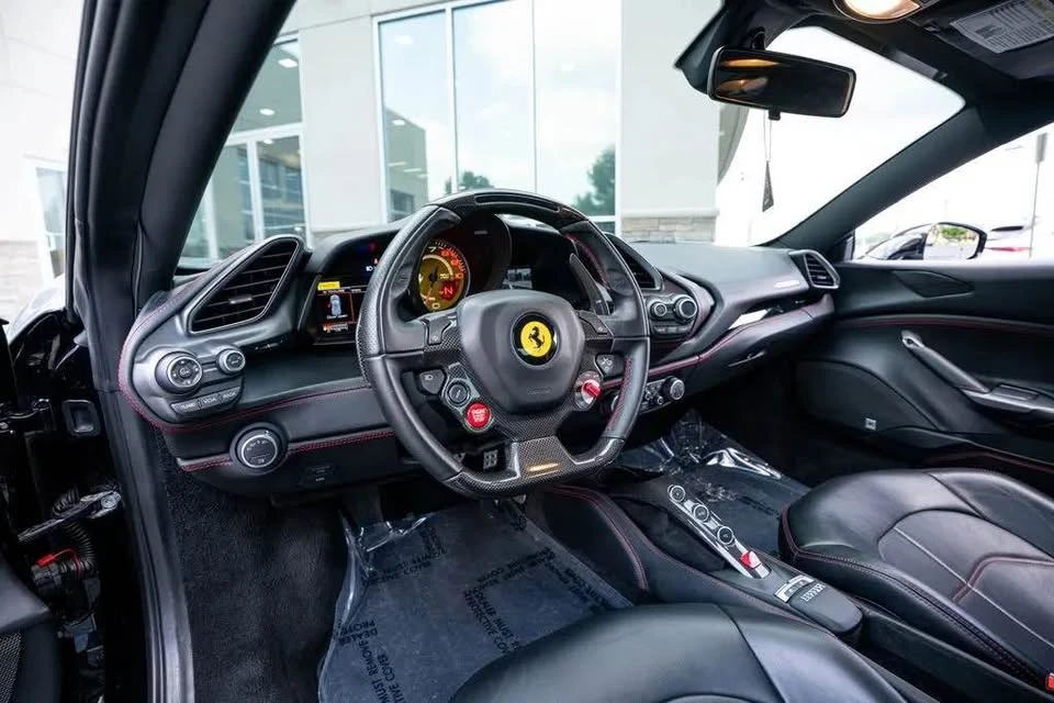 2016 Ferrari 488 GTB - Image 9 of 15