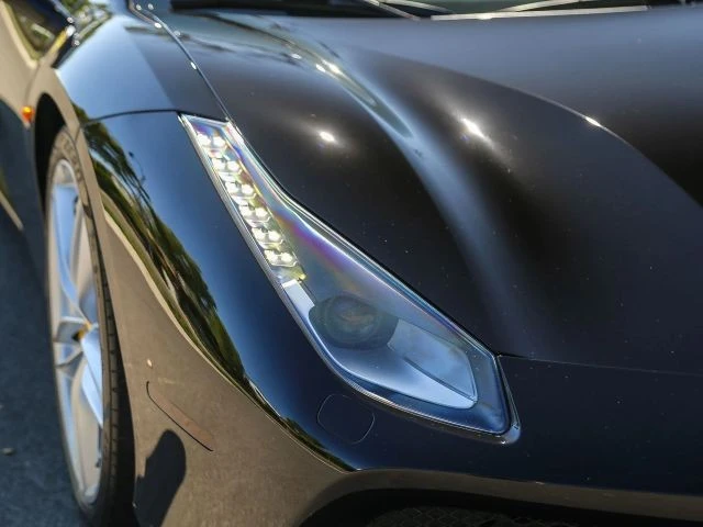 2016 Ferrari 488 GTB - Image 18 of 31