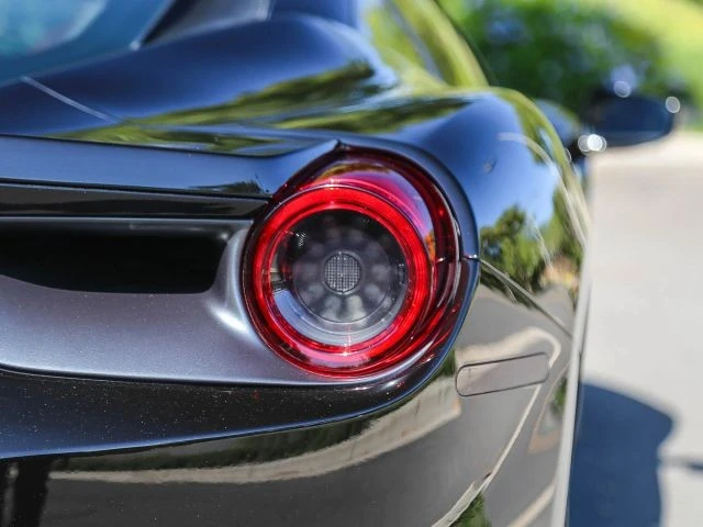 2016 Ferrari 488 GTB - Image 24 of 31
