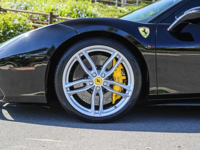 2016 Ferrari 488 GTB - Image 9 of 31