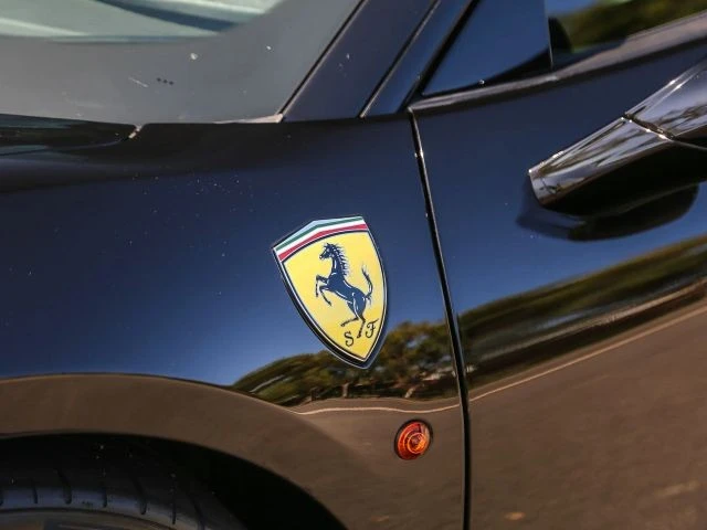 2016 Ferrari 488 GTB - Image 10 of 31