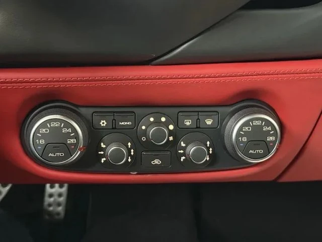 2016 Ferrari 488 GTB - Image 4 of 6