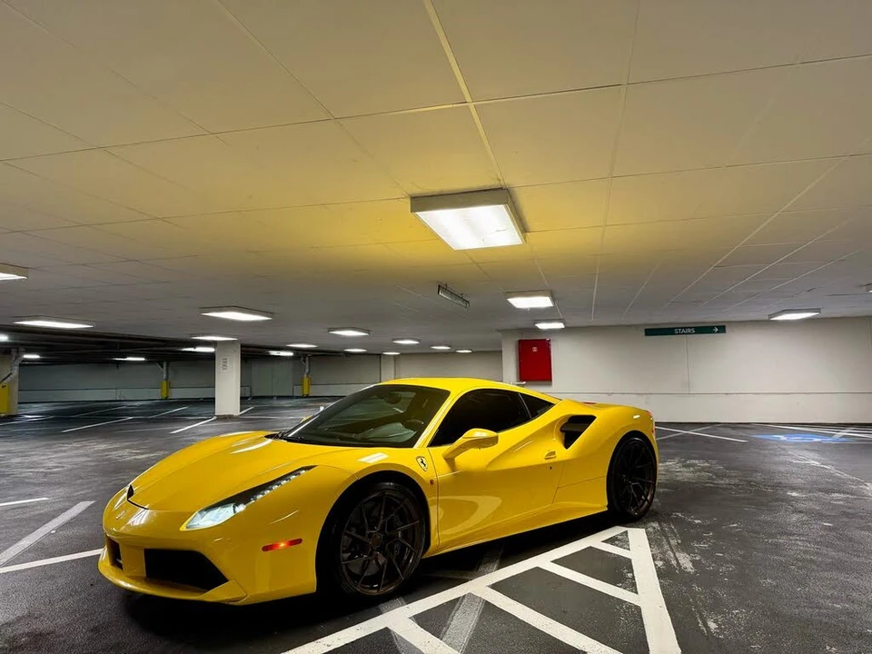 2016 Ferrari 488 GTB - Image 14 of 31