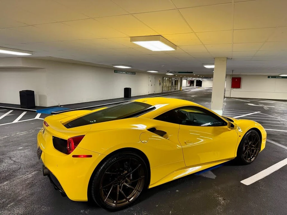 2016 Ferrari 488 GTB - Image 10 of 31