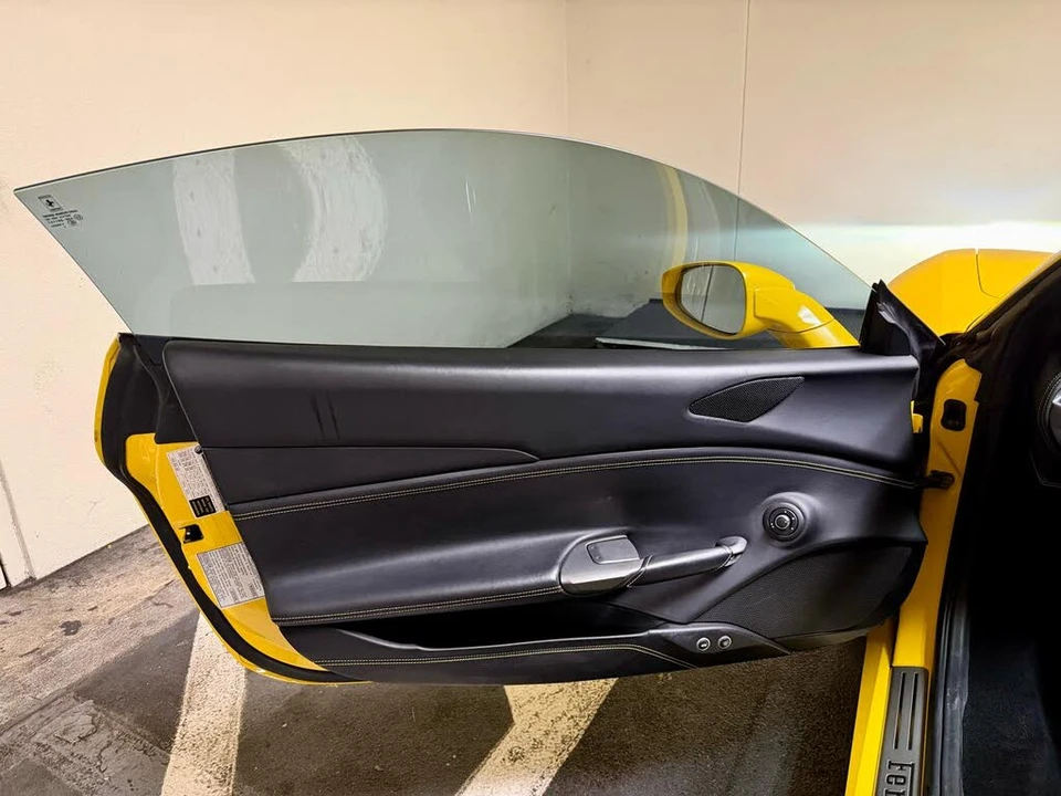 2016 Ferrari 488 GTB - Image 19 of 31