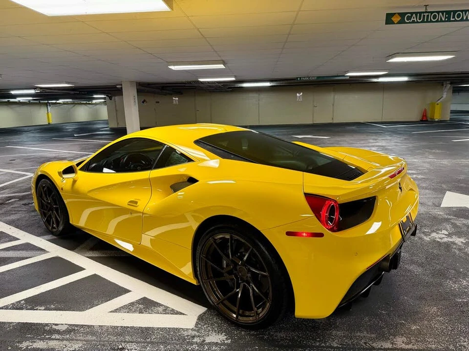2016 Ferrari 488 GTB - Image 13 of 31
