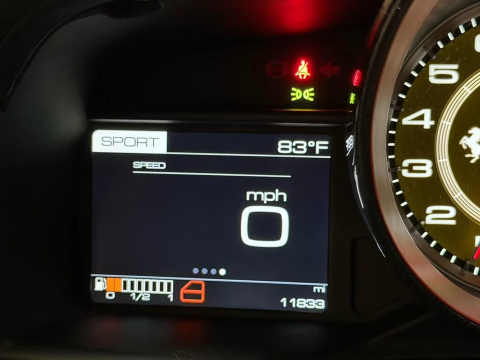 2016 Ferrari 488 GTB - Image 25 of 31